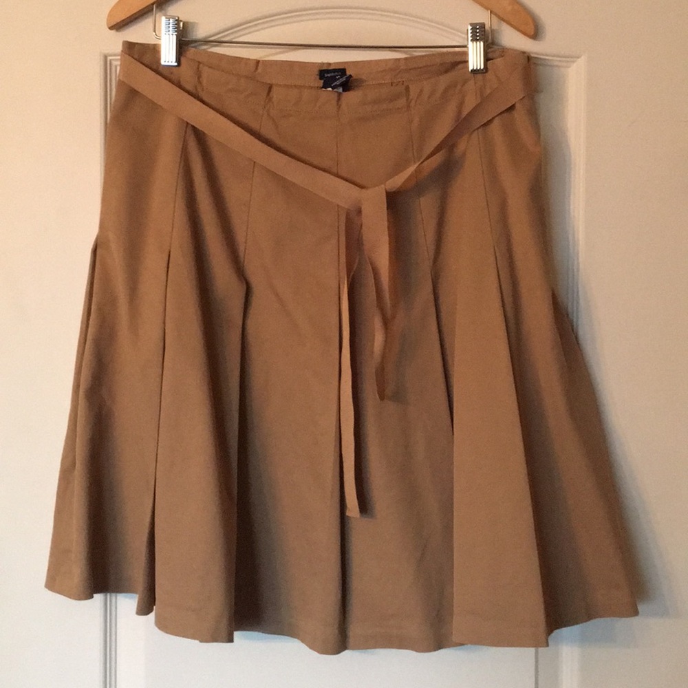 Tan pleated skirt